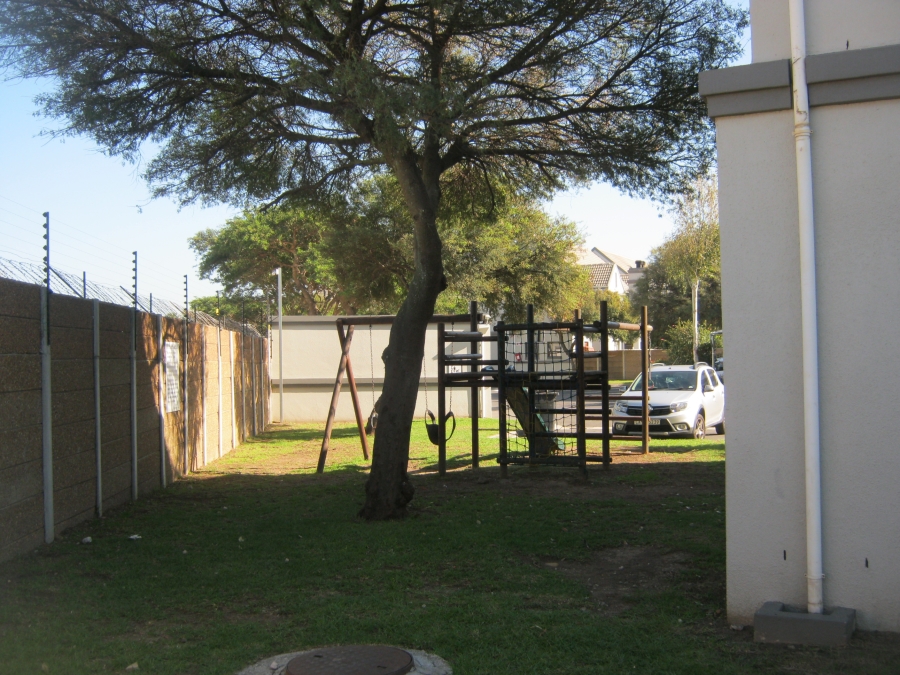 To Let 3 Bedroom Property for Rent in Longdown Western Cape